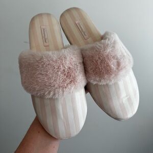 Victoria’s Secret Pink White Striped Satin Slipper Mules Faux Fur Trim Medium